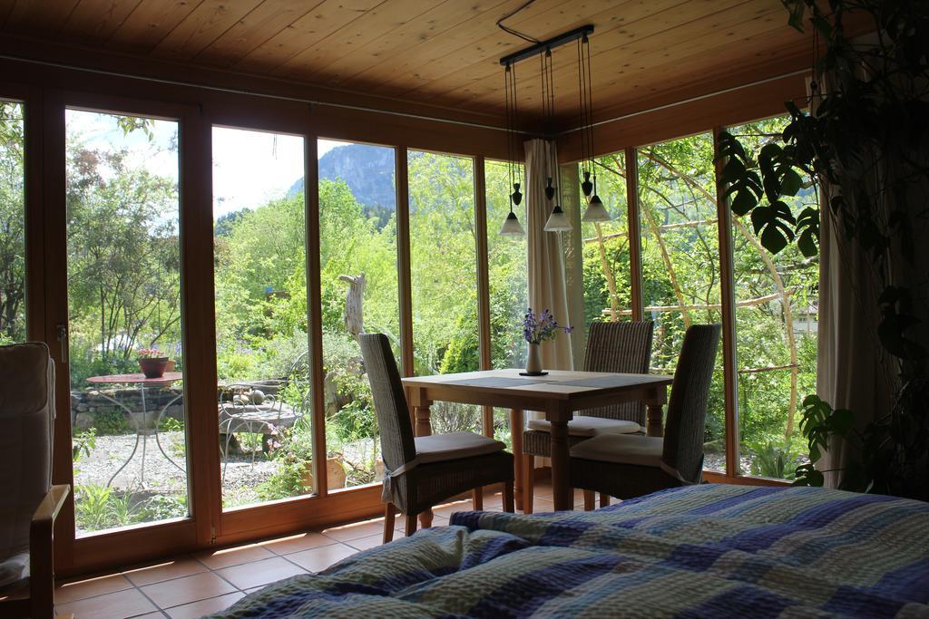 Dunkel Blaue Maus Bed and Breakfast Meiringen Exteriör bild